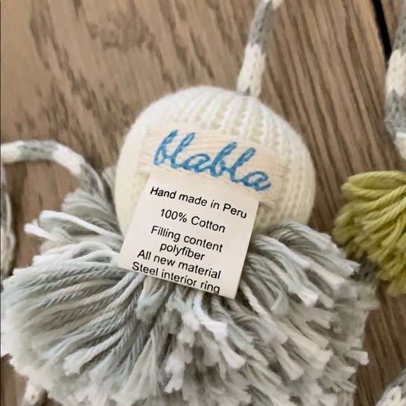 Garland - Picture 2 of 5